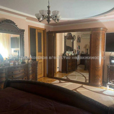 Продам будинок, 240 м², 12 соток, советский ремонт 