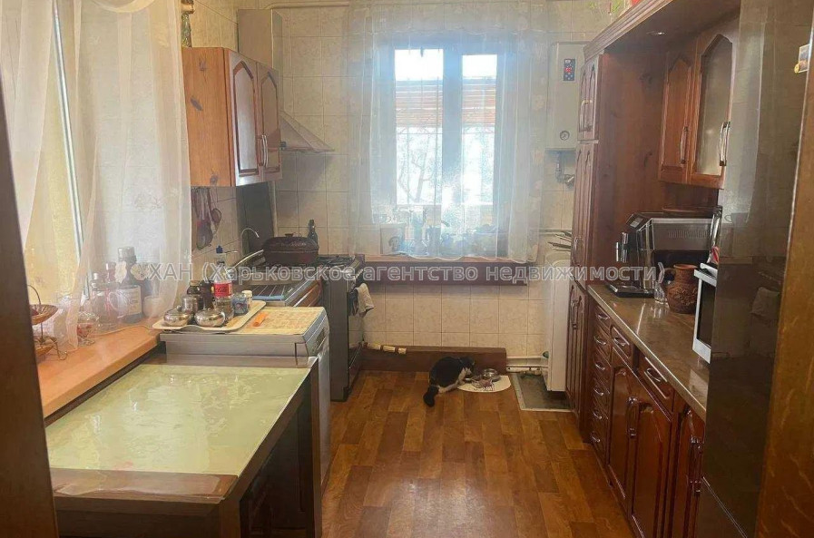 Продам будинок, 240 м², 12 соток, советский ремонт 