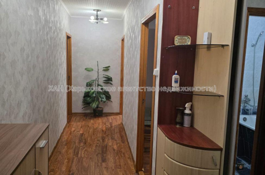 Здам квартиру, Непокоренных ул. , 3 кім., 65 м², капитальный ремонт 