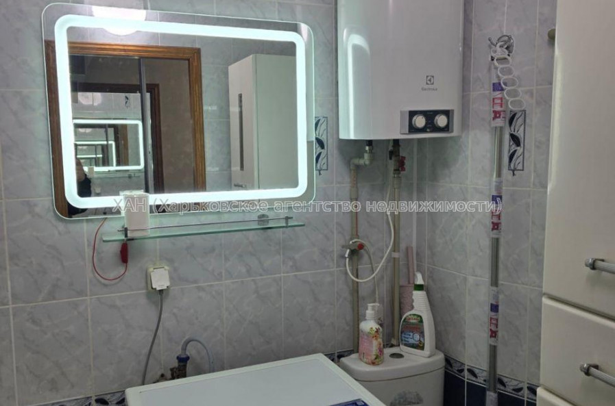 Здам квартиру, Непокоренных ул. , 3 кім., 65 м², капитальный ремонт 