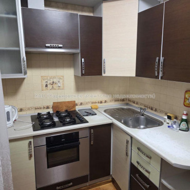 Здам квартиру, Непокоренных ул. , 3 кім., 65 м², капитальный ремонт 