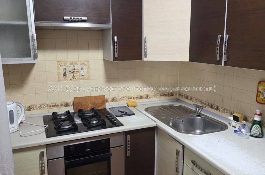 Здам квартиру, Непокоренных ул. , 3 кім., 65 м², капитальный ремонт 