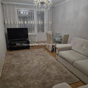 Здам квартиру, Непокоренных ул. , 3 кім., 65 м², капитальный ремонт 