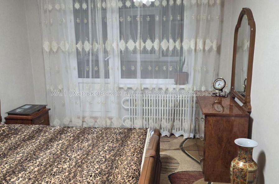 Здам квартиру, Непокоренных ул. , 3 кім., 65 м², капитальный ремонт 