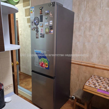 Здам квартиру, Непокоренных ул. , 3 кім., 65 м², капитальный ремонт 