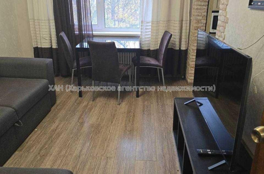 Сдам квартиру, Гвардейцев Широнинцев ул. , 2  ком., 60 м², капитальный ремонт 