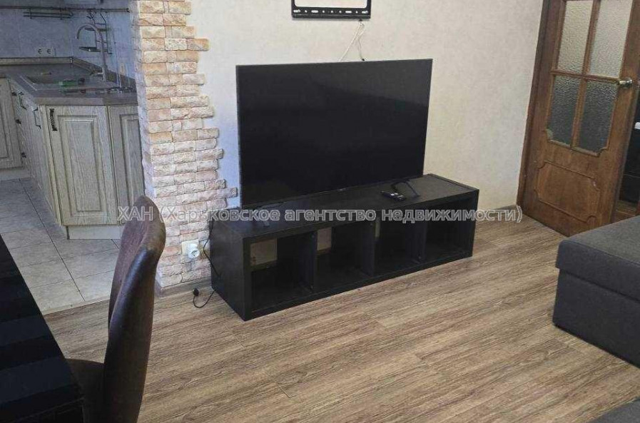 Сдам квартиру, Гвардейцев Широнинцев ул. , 2  ком., 60 м², капитальный ремонт 