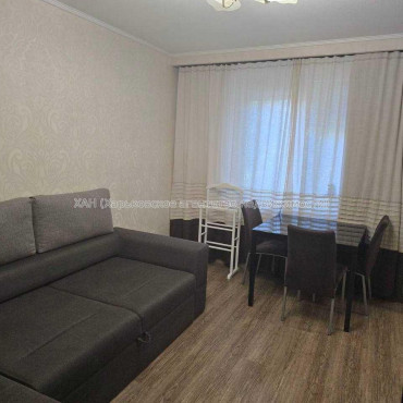Сдам квартиру, Гвардейцев Широнинцев ул. , 2  ком., 60 м², капитальный ремонт 