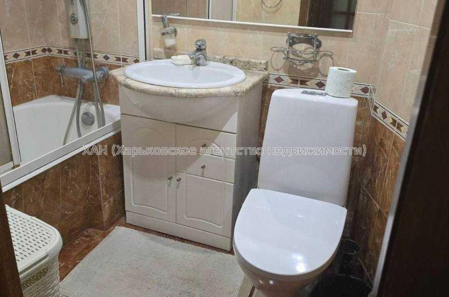 Сдам квартиру, Гвардейцев Широнинцев ул. , 2  ком., 60 м², капитальный ремонт 