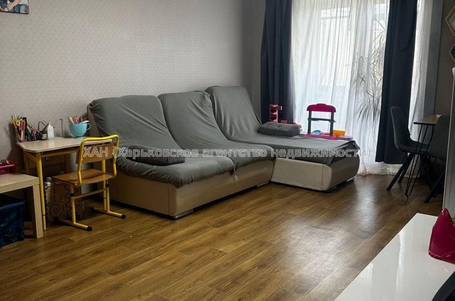 Продам квартиру, Курчатова просп. , 3 кім., 56.30 м², капитальный ремонт 