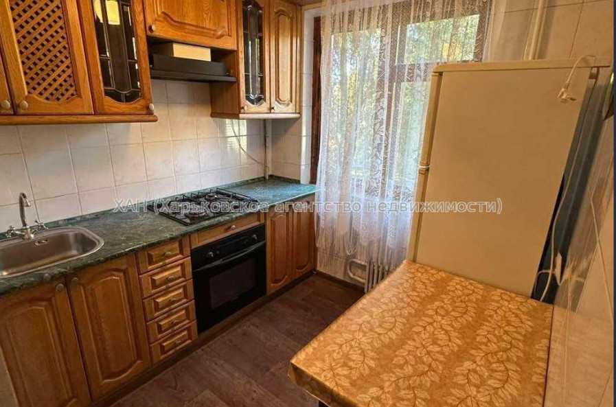 Продам квартиру, Бучмы ул. , 2 кім., 48 м², косметический ремонт 