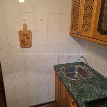 Продам квартиру, Бучмы ул. , 2 кім., 48 м², косметический ремонт 