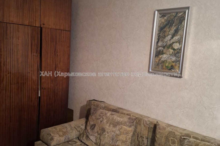Продам квартиру, Бучмы ул. , 2 кім., 48 м², косметический ремонт 