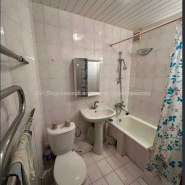 Продам квартиру, Бучмы ул. , 2 кім., 48 м², косметический ремонт 