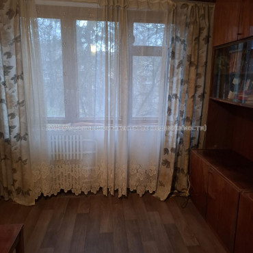 Продам квартиру, Бучмы ул. , 2 кім., 48 м², косметический ремонт 