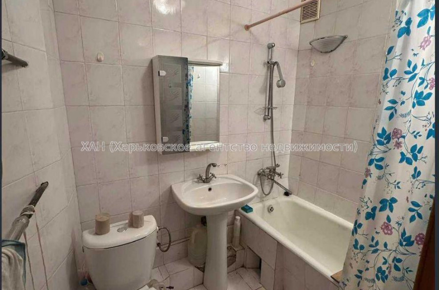 Продам квартиру, Бучмы ул. , 2 кім., 48 м², косметический ремонт 