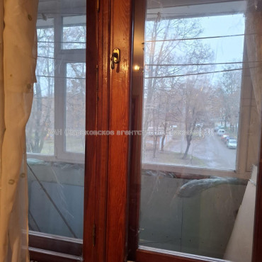 Продам квартиру, Бучмы ул. , 2 кім., 48 м², косметический ремонт 