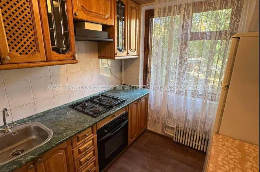 Продам квартиру, Бучмы ул. , 2 кім., 48 м², косметический ремонт 