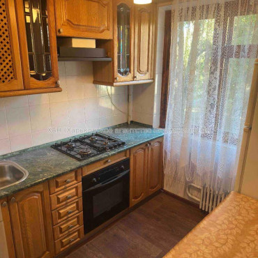 Продам квартиру, Бучмы ул. , 2 кім., 48 м², косметический ремонт 