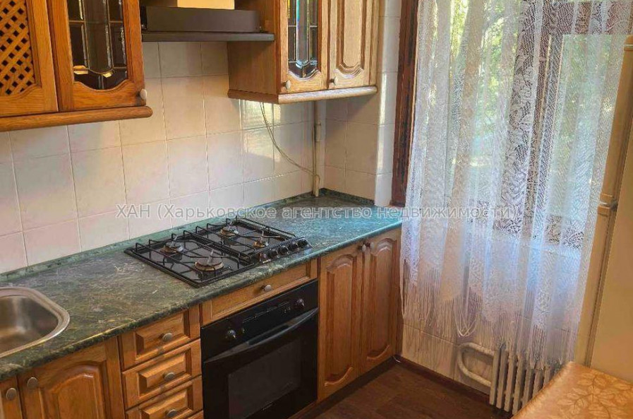 Продам квартиру, Бучмы ул. , 2 кім., 48 м², косметический ремонт 