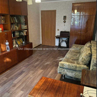 Продам квартиру, Бучмы ул. , 2 кім., 48 м², косметический ремонт 