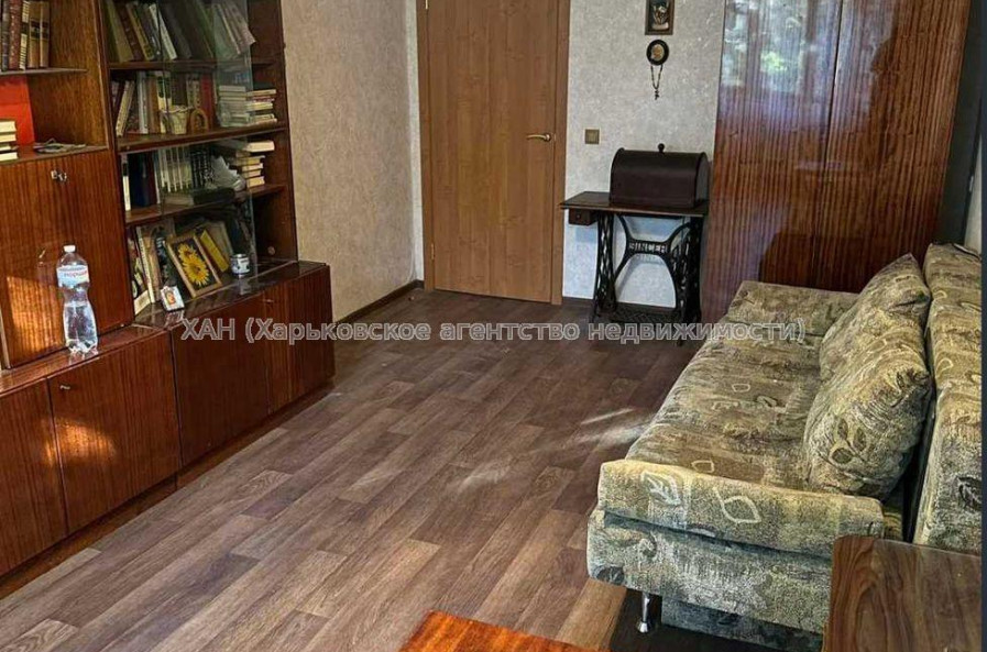Продам квартиру, Бучмы ул. , 2 кім., 48 м², косметический ремонт 