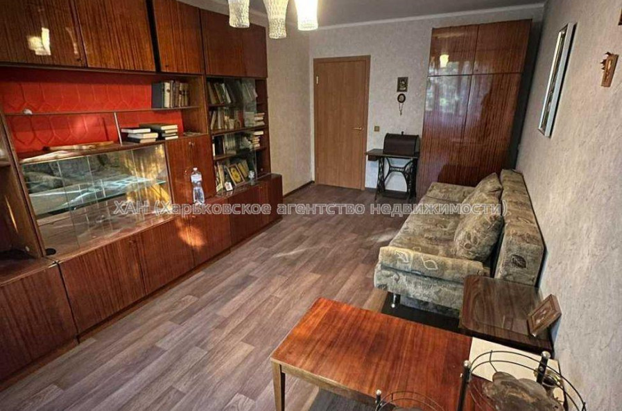 Продам квартиру, Бучмы ул. , 2 кім., 48 м², косметический ремонт 