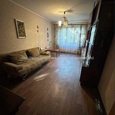 Продам квартиру, Бучмы ул. , 2 кім., 48 м², косметический ремонт 