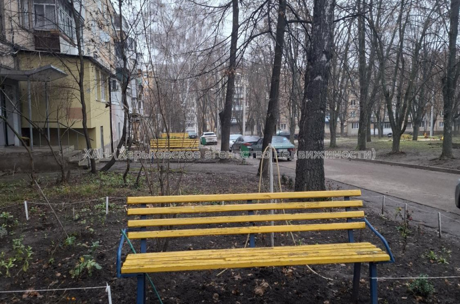 Продам квартиру, Бучмы ул. , 2 кім., 48 м², косметический ремонт 