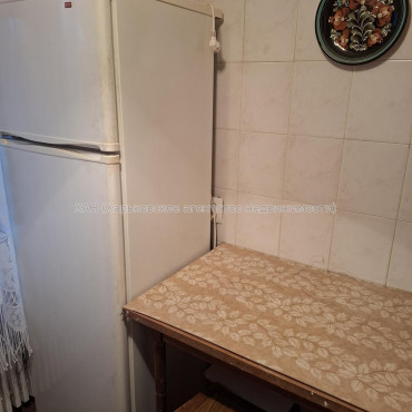Продам квартиру, Бучмы ул. , 2 кім., 48 м², косметический ремонт 