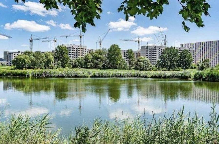 Продам квартиру, Шевченковский пер. , 1  ком., 41 м², без внутренних работ 