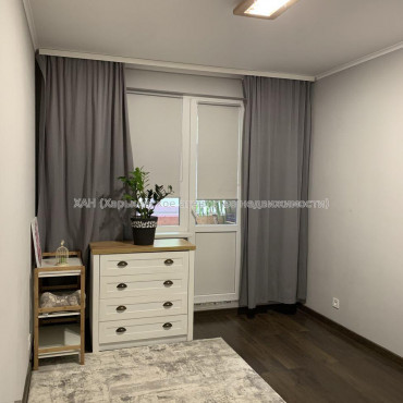 Продам квартиру, Гвардейцев Широнинцев ул. , 3  ком., 74 м², евроремонт 