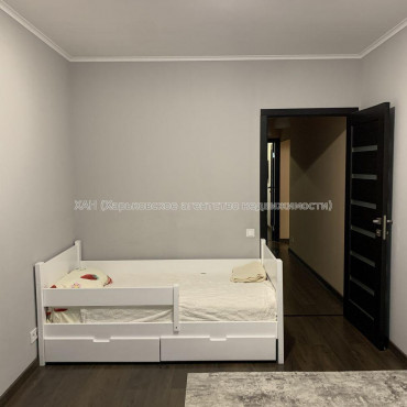 Продам квартиру, Гвардейцев Широнинцев ул. , 3  ком., 74 м², евроремонт 