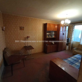 Продам квартиру, Юбилейный просп. , 1  ком., 32.70 м², советский ремонт