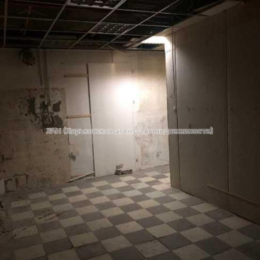 Продам нежилую недвижимость, торговое помещение , 5  ком., 97 м²