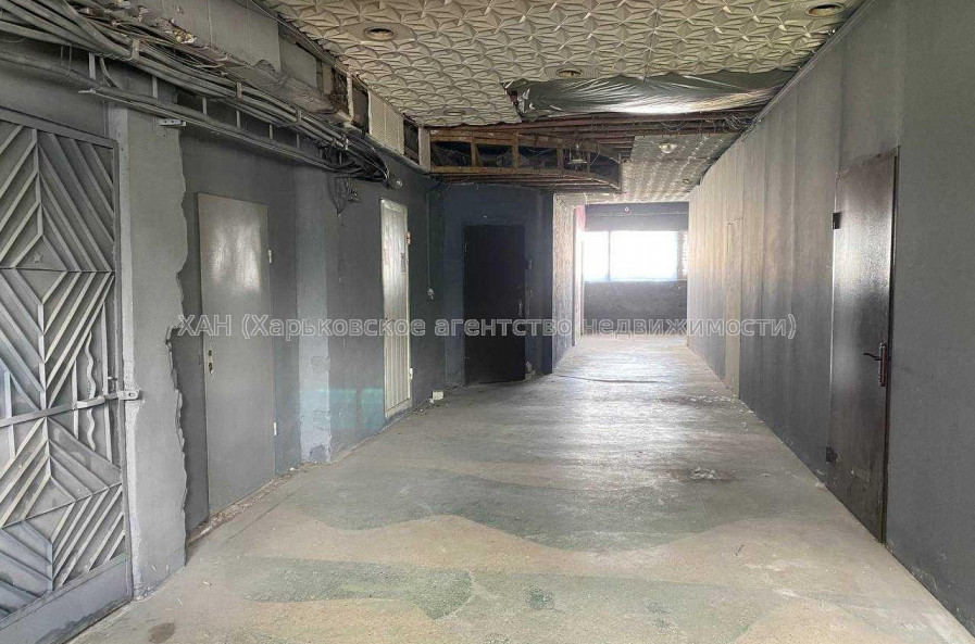 Продам нежилую недвижимость, торговое помещение , 5  ком., 97 м²