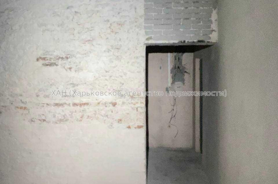 Продам нежитлову нерухомість, помещение свободного назначения , 5 кім., 97 м², косметический ремонт 