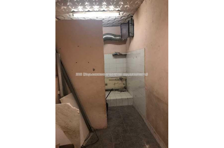 Продам нежилую недвижимость, торговое помещение , 5  ком., 97 м²