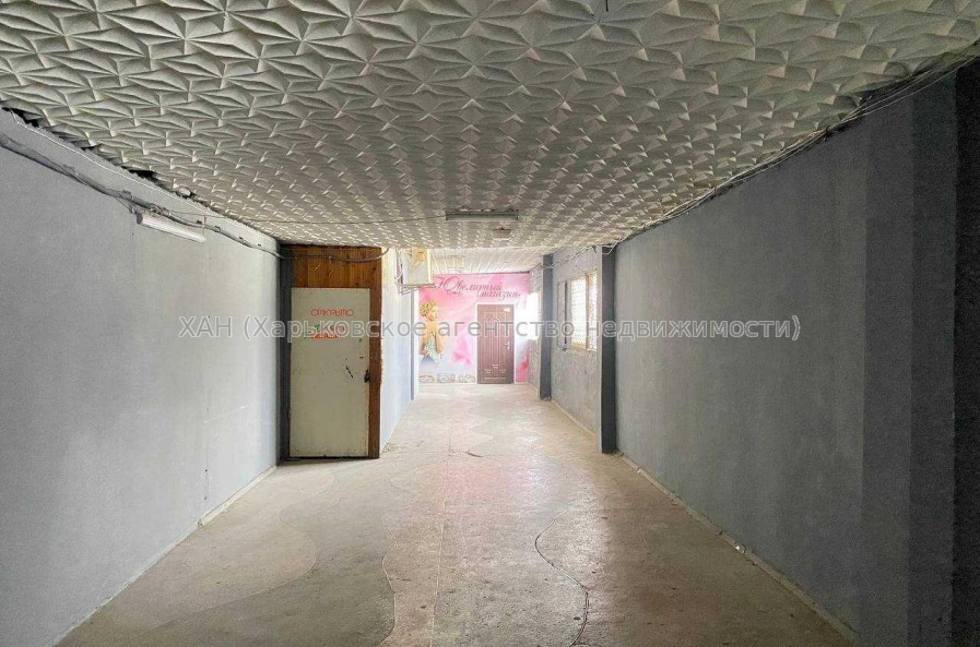 Продам нежилую недвижимость, торговое помещение , 5  ком., 97 м²