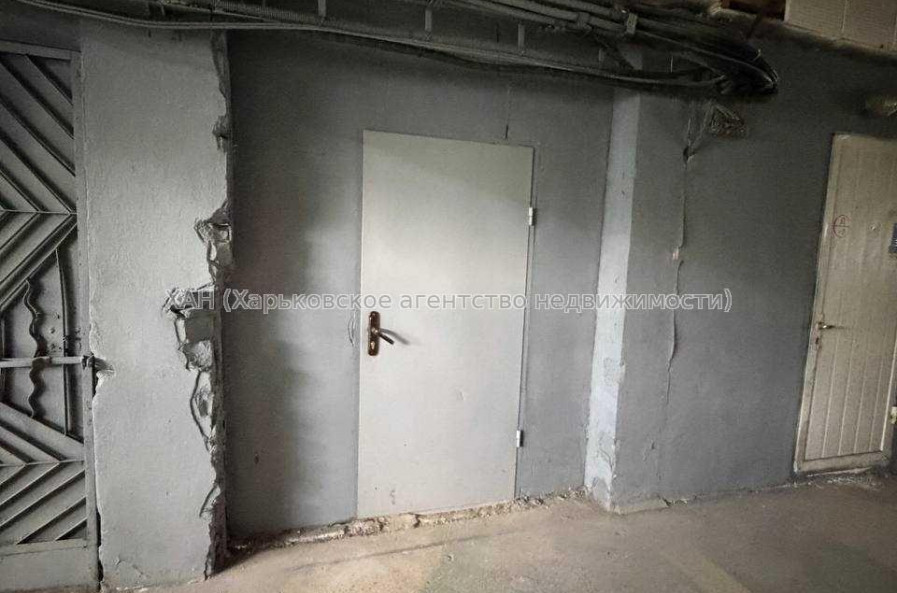 Продам нежитлову нерухомість, помещение свободного назначения , 5 кім., 97 м², косметический ремонт 