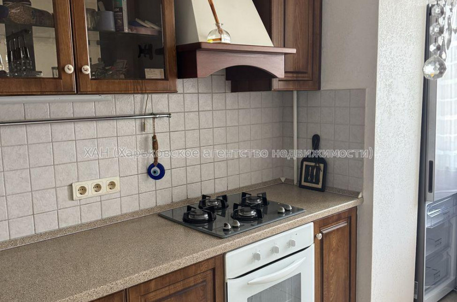 Продам квартиру, Жуковского просп. , 3 кім., 67 м², капитальный ремонт 