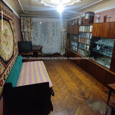Продам квартиру, Ферганская ул. , 2 кім., 47 м², советский ремонт 