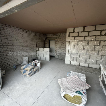 Продам квартиру, Фесенковская ул. , 1 кім., 40 м², без внутренних работ 