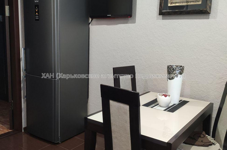 Продам квартиру, Лопанская ул. , 2  ком., 64 м², евроремонт 