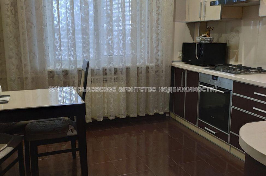 Продам квартиру, Лопанская ул. , 2  ком., 64 м², евроремонт 