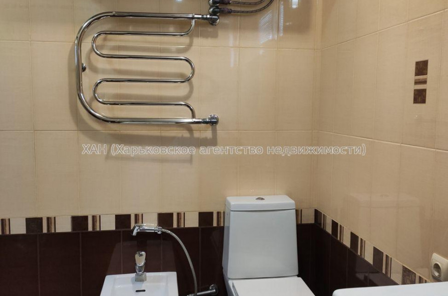 Продам квартиру, Лопанская ул. , 2  ком., 64 м², евроремонт 