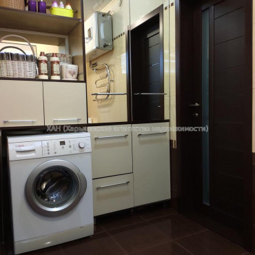 Продам квартиру, Лопанская ул. , 2  ком., 64 м², евроремонт 