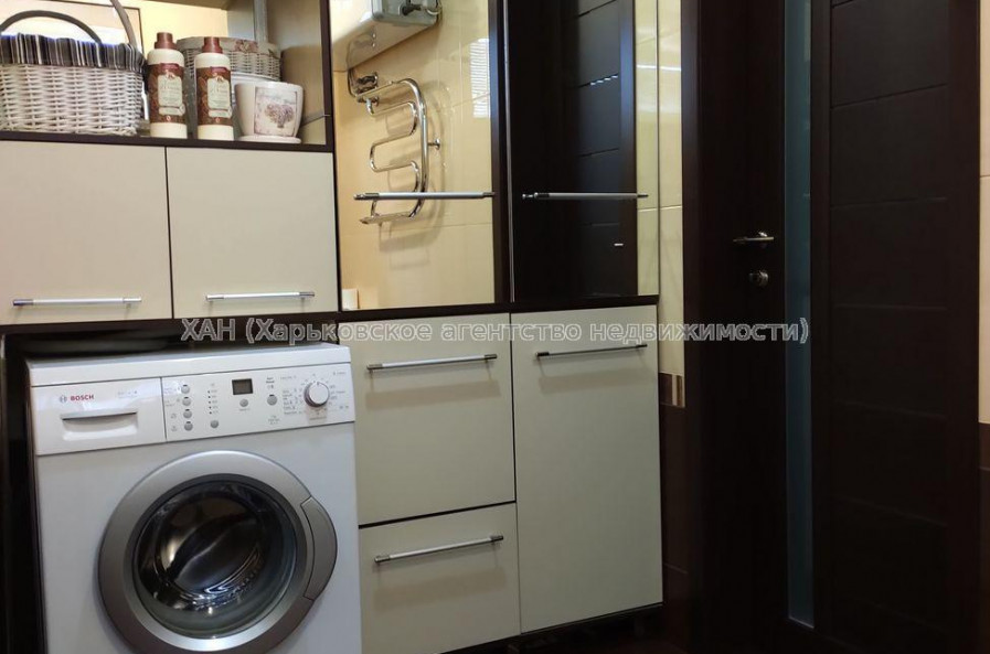 Продам квартиру, Лопанская ул. , 2  ком., 64 м², евроремонт 