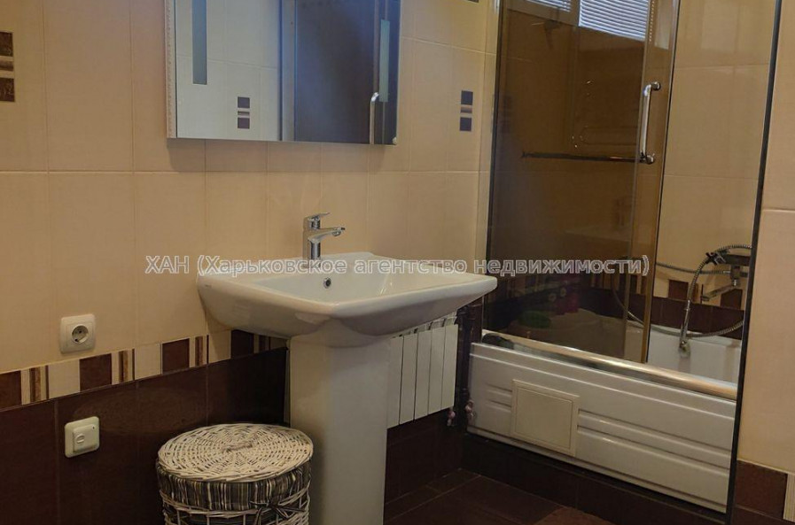 Продам квартиру, Лопанская ул. , 2  ком., 64 м², евроремонт 