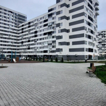 Продам квартиру, Льва Ландау просп. , 3  ком., 103.40 м², без внутренних работ 